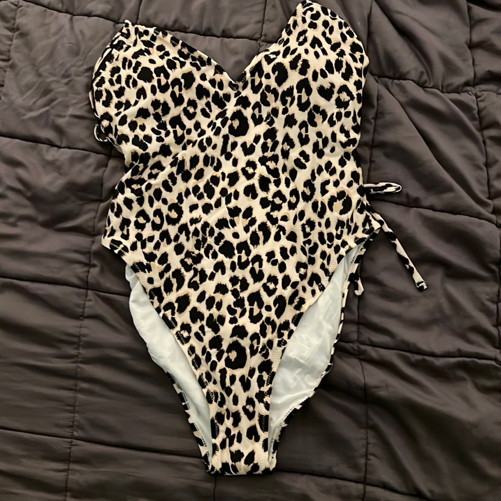 Old Navy Womens Swimsuit
